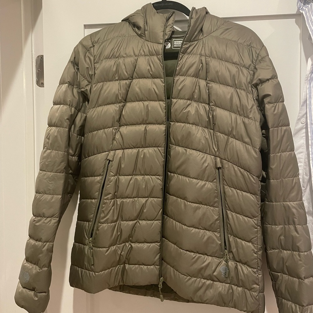 Mountain hardwear light puffer